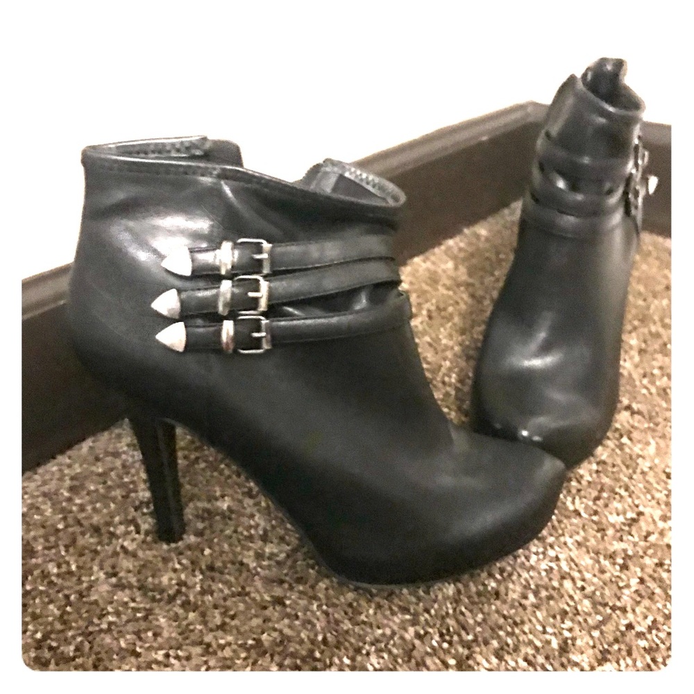 BCBG NEVER WORN